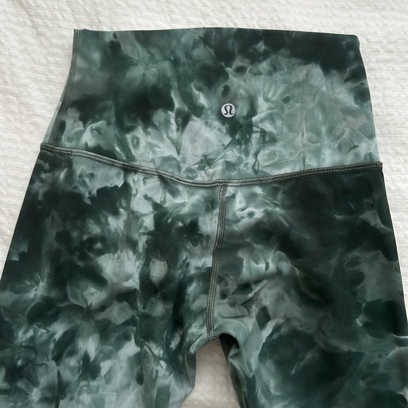 Tie-die Align Leggings 25”, Lululemon, Size 4 - Picture 4 of 5